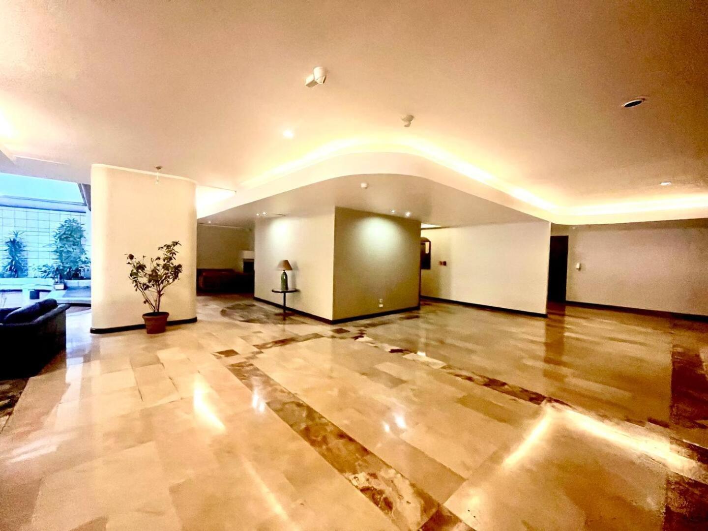 1420 Lujosa Habitacion - Hotel Akros Кито Экстерьер фото